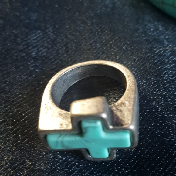 Jewelry - Picture 2 of 3